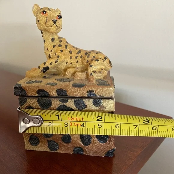 Cheetah Cat Figural Trinket Box Resin 3.5" Nature Animal Lidded Square Textured - Picture 7 of 9